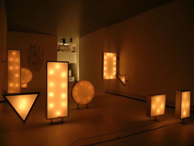 <i>Silent Titanium Bilboards</i>, 2005, installation, light equipment (aluminium, plexiglass, bulbs)