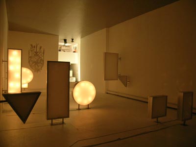 <i>Silent Titanium Bilboards</i>, 2005, installation, light equipment (aluminium, plexiglass, bulbs), various dimensions